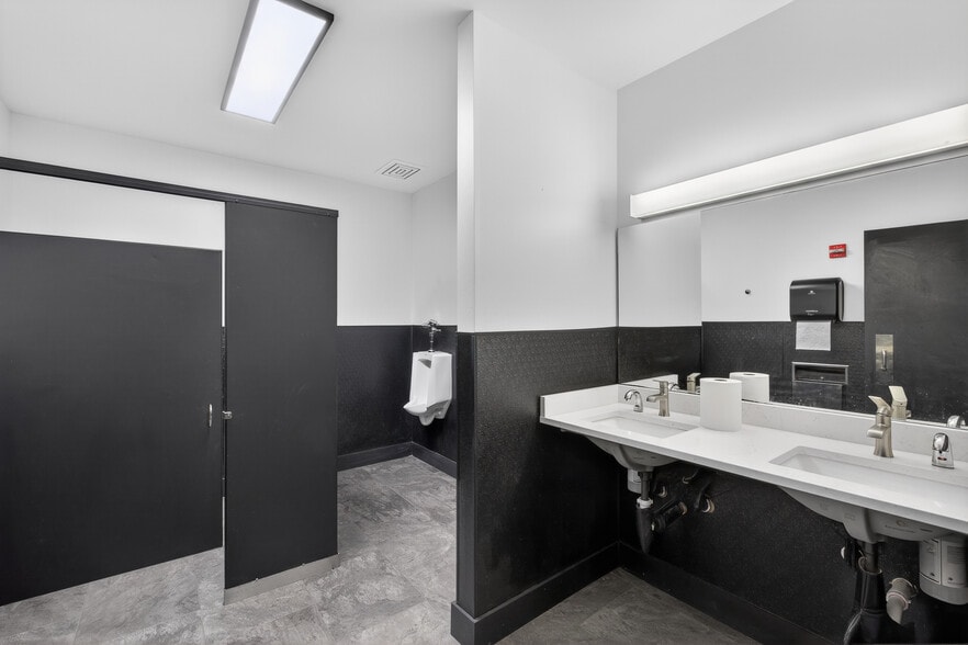 More Photos Of 1650 W Bakerview Rd, Bellingham Restaurant For Sale