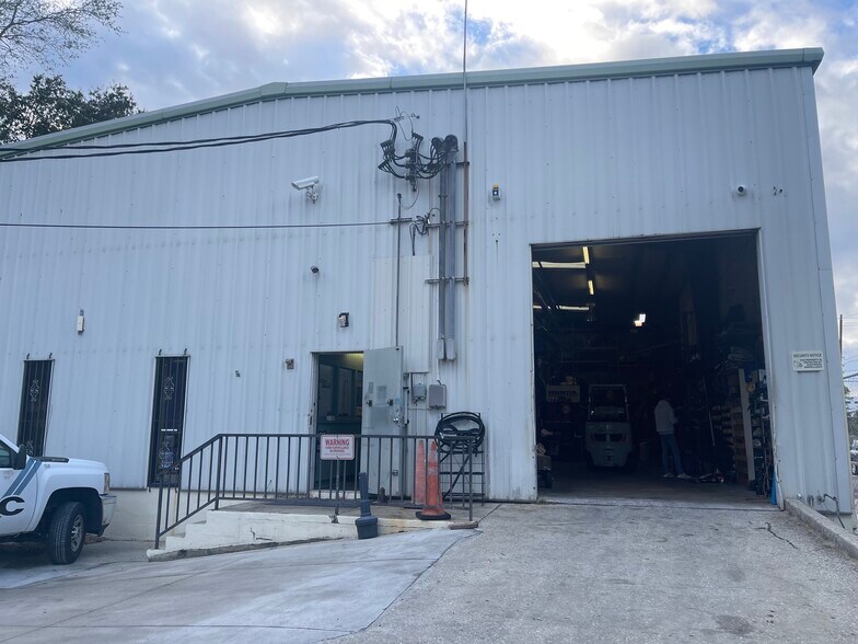More Photos Of 5110 S Westshore Blvd, Tampa Warehouse For Lease