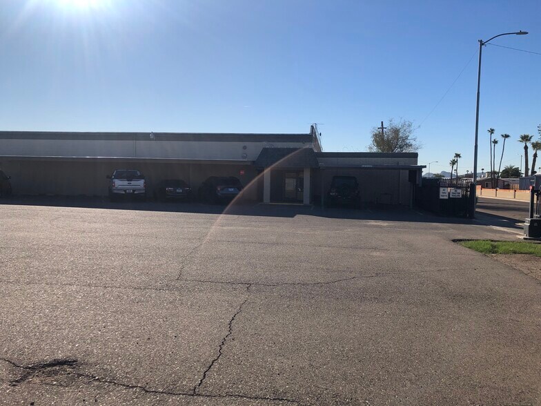 More Photos Of 439 S 3rd Ave, Avondale Manufacturing For Sale