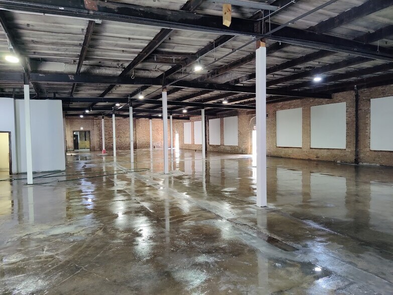 More Photos Of 822 W Exchange Ave, Chicago Warehouse For Lease