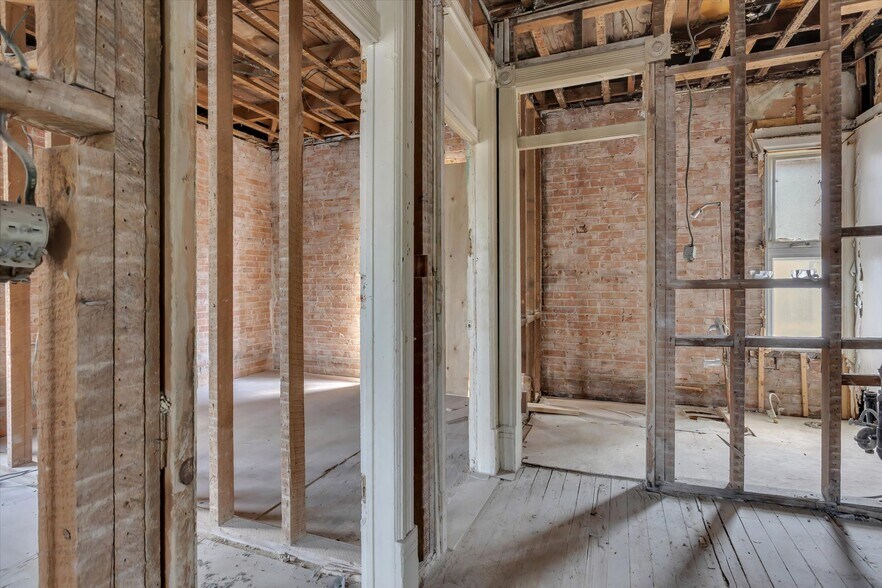 More Photos Of 514 Aylmer St N, Peterborough Multifamily For Sale