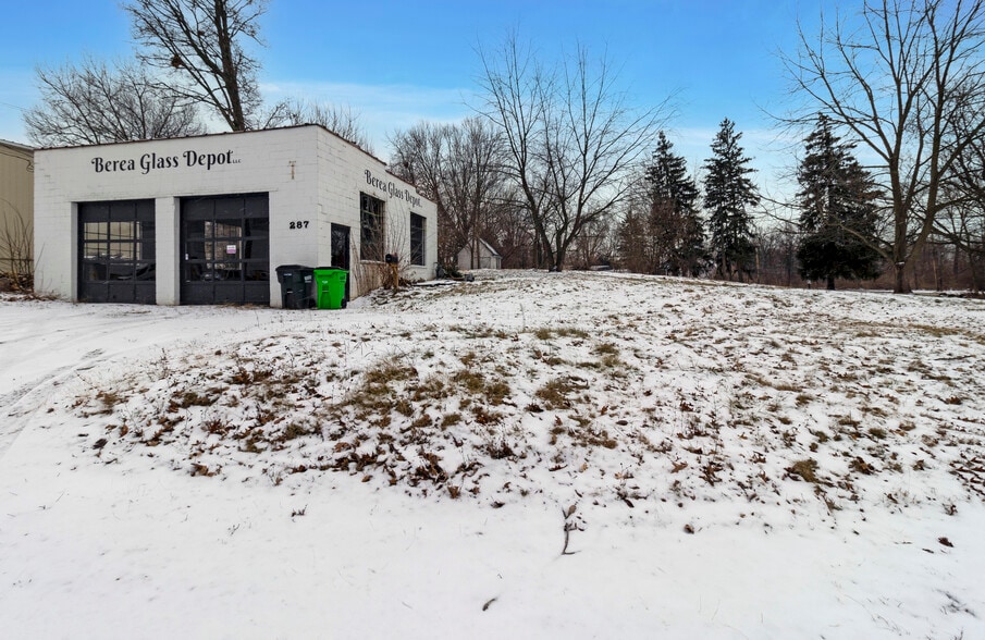 More Photos Of 358 N Rocky River Dr, Berea Light Manufacturing For Sale