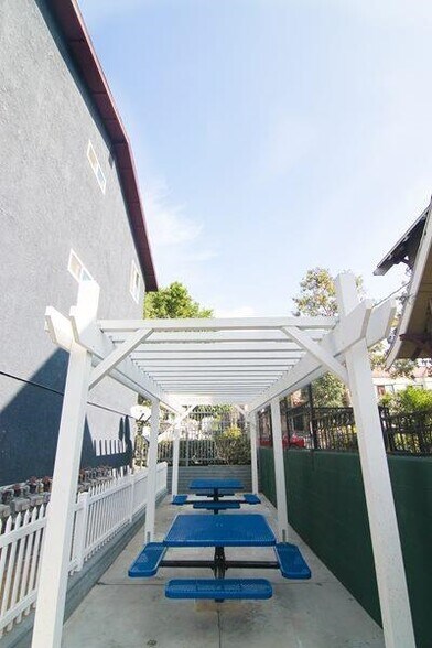 More Photos Of 2202-2208 Michigan Ave, Los Angeles Apartments For Sale