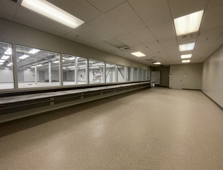 More Photos Of 2160 Las Palmas Dr, Carlsbad Manufacturing For Lease