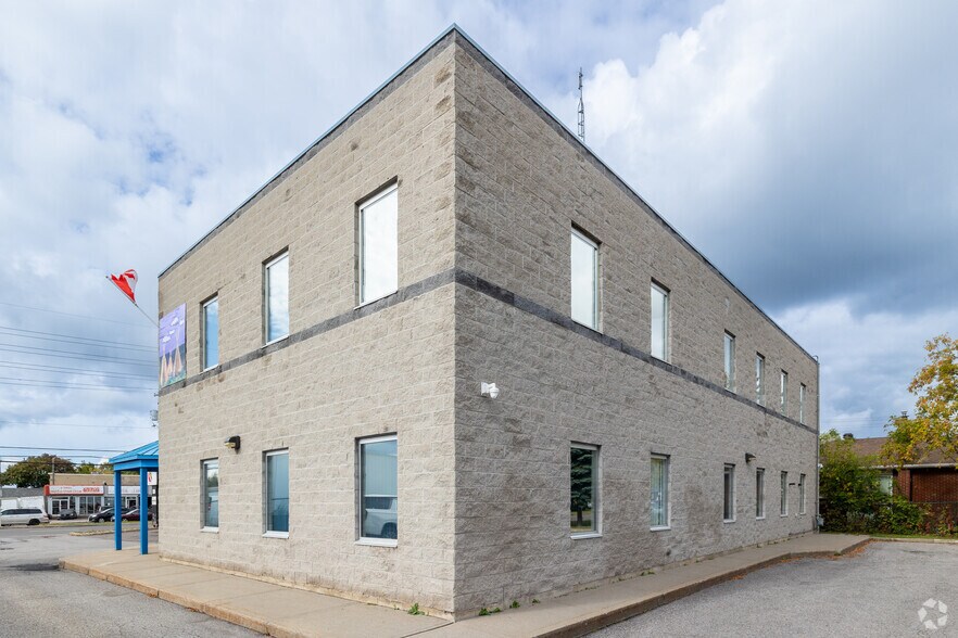 More Photos Of 867 St. Laurent Blvd, Ottawa Office For Sale