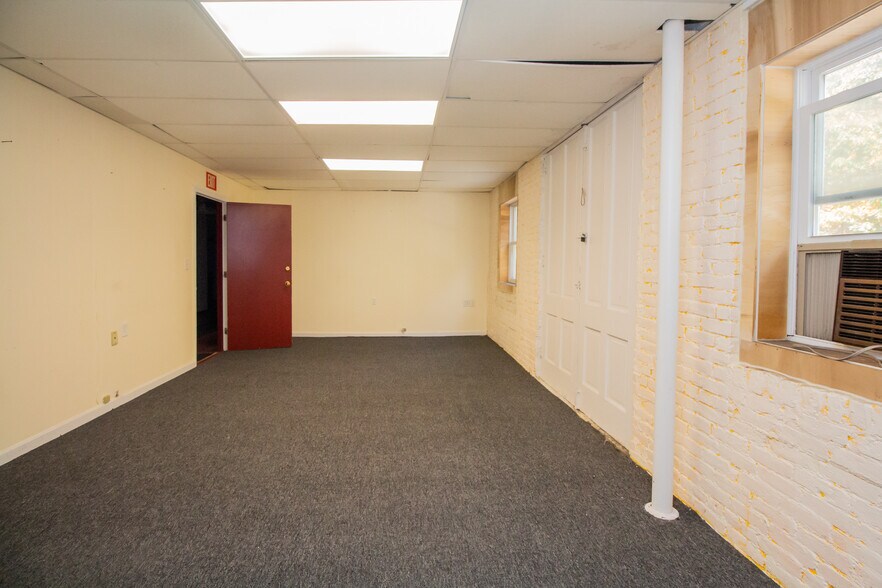 More Photos Of 21-69 S Main St, Leicester Light Distribution For Lease