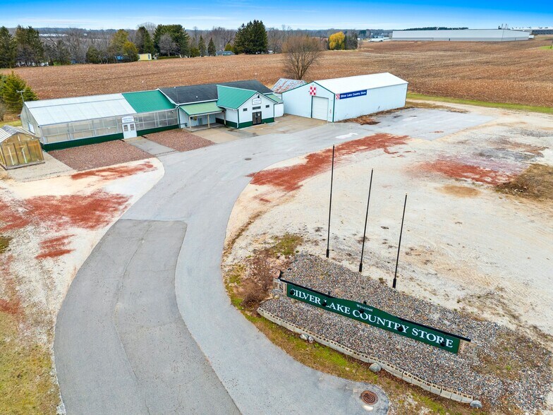 More Photos Of 5814 Calumet Ave, Manitowoc General Retail For Sale