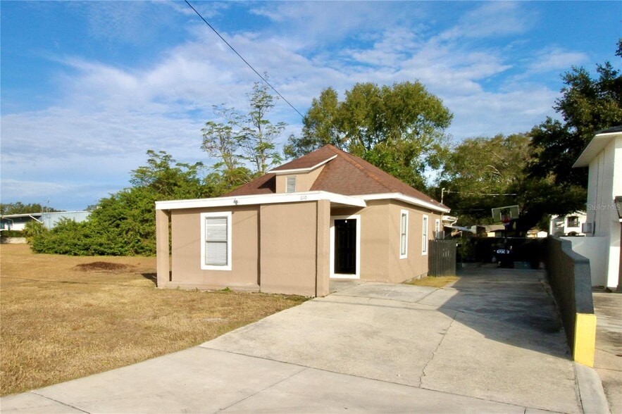 Primary Photo Of 610 Dundee Rd, Dundee Storefront Retail Residential For Lease