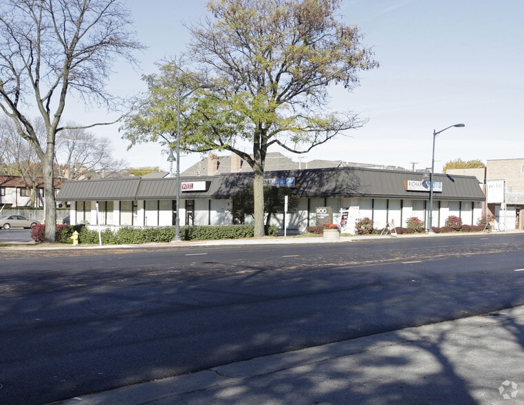Primary Photo Of 900-908 Waukegan Rd, Glenview Medical For Lease