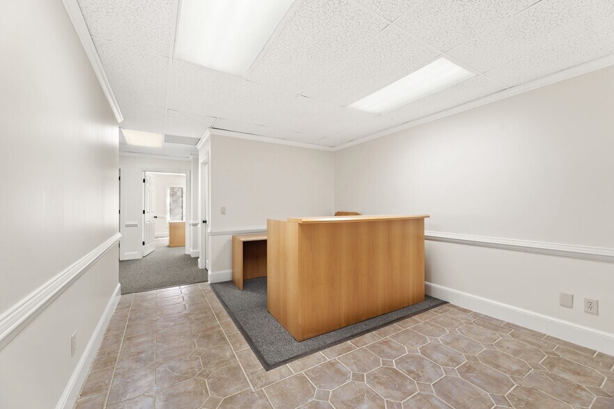 More Photos Of 200 Market Pl, Roswell Office Residential For Sale