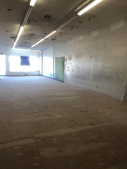 More Photos Of 1141-1143 New Britain Ave, West Hartford Storefront Retail Office For Lease