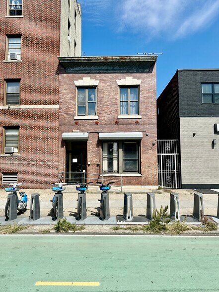 Primary Photo Of 3005 31st Ave, Astoria Medical For Lease