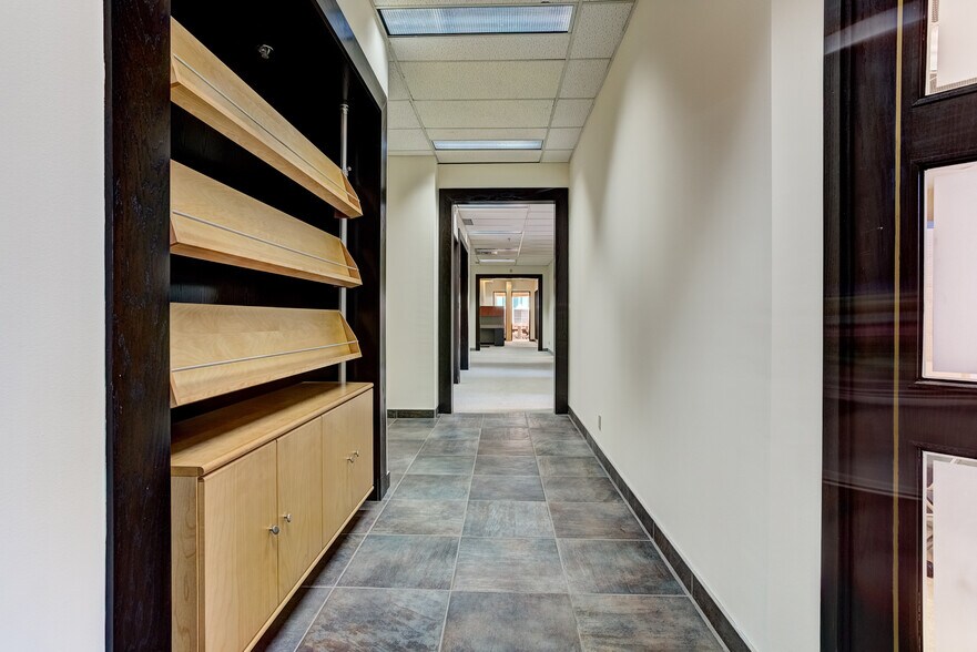 More Photos Of 1111 Rue Saint-Urbain, Montréal Office For Sale