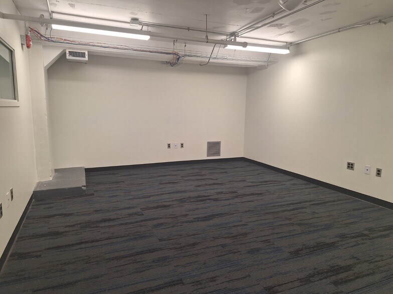 More Photos Of 620 S Elm St, Greensboro Office For Lease
