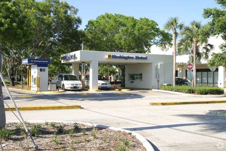 More Photos Of 7120-7184 N University Dr, Tamarac Freestanding For Lease