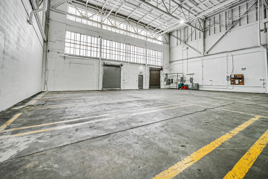 More Photos Of 799 E 73rd St, Cleveland Warehouse For Lease