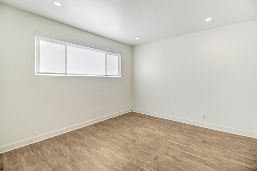 More Photos Of 700 S 6th St, Burbank Apartments For Sale