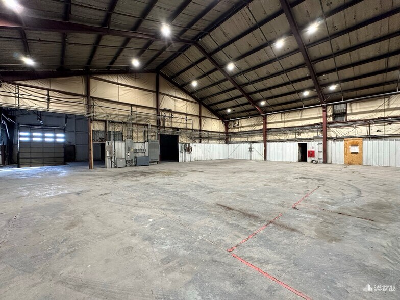 More Photos Of 2626 8th Ave, Garden City Showroom For Sale