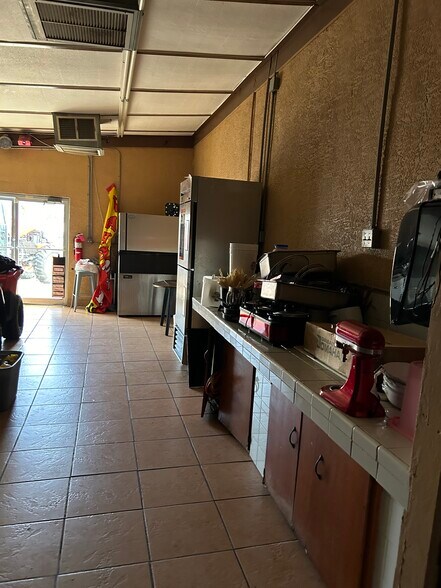 More Photos Of 18130 S US Highway 301, Wimauma Storefront For Sale