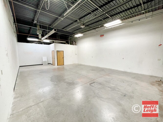 More Photos Of 4615 Town Center Dr, Colorado Springs Warehouse For Lease