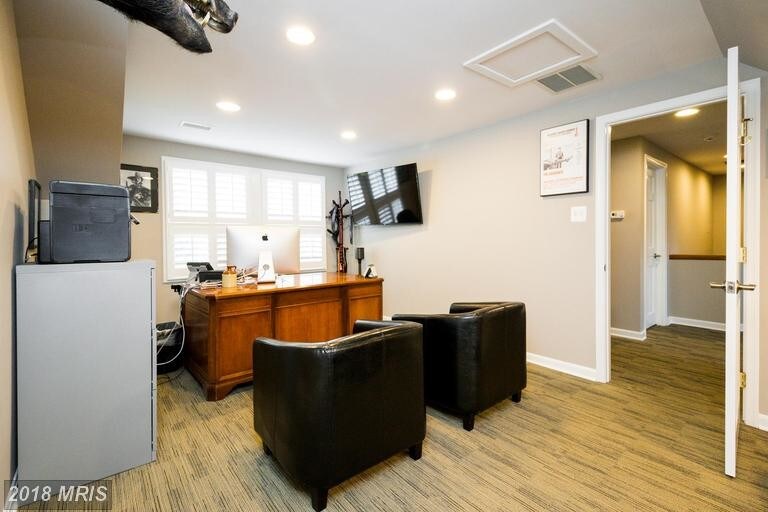 More Photos Of 169 Broadview Ave, Warrenton Loft Creative Space For Lease