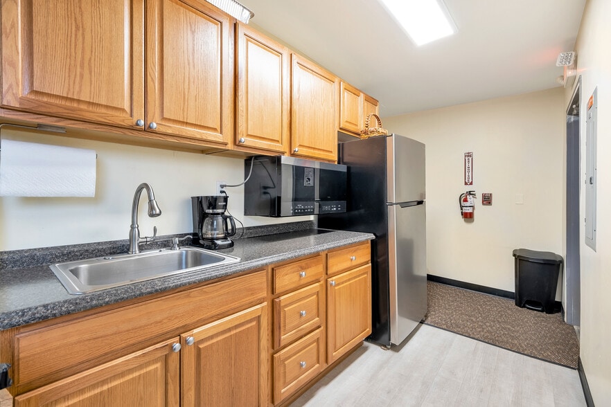 More Photos Of 13003 Tukwila International Blvd, Tukwila Warehouse For Sale