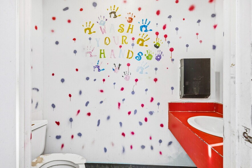 More Photos Of 925 Hendricks Dr, Lebanon Daycare Center For Sale