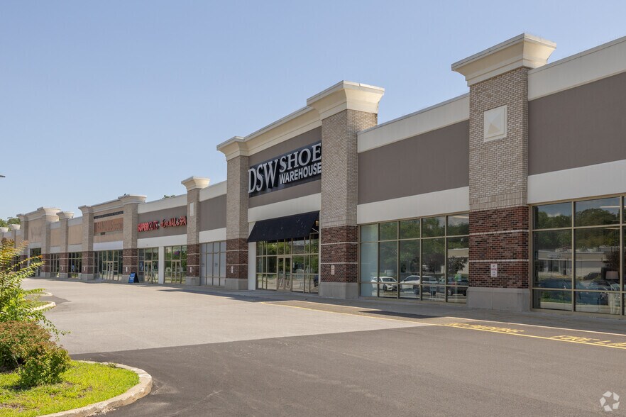 More Photos Of 538 Boston Post Rd, Orange General Retail For Lease