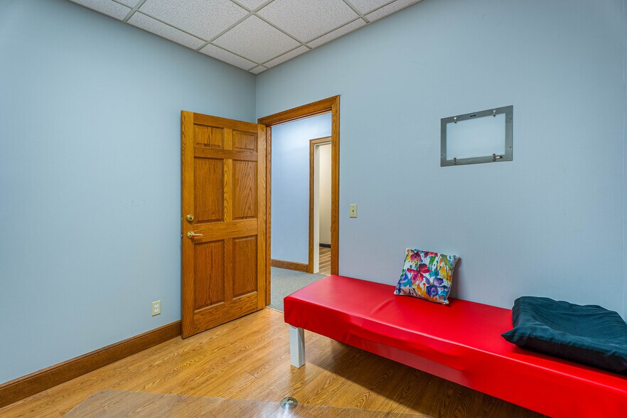 More Photos Of 6490 Main St, Buffalo Medical For Lease