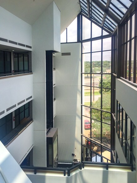 More Photos Of 15600 San Pedro Ave, San Antonio Office For Lease