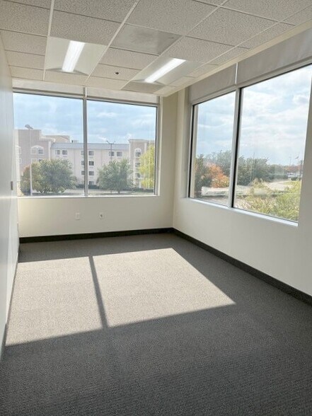 More Photos Of 1301 Municipal Way, Grapevine Office For Lease