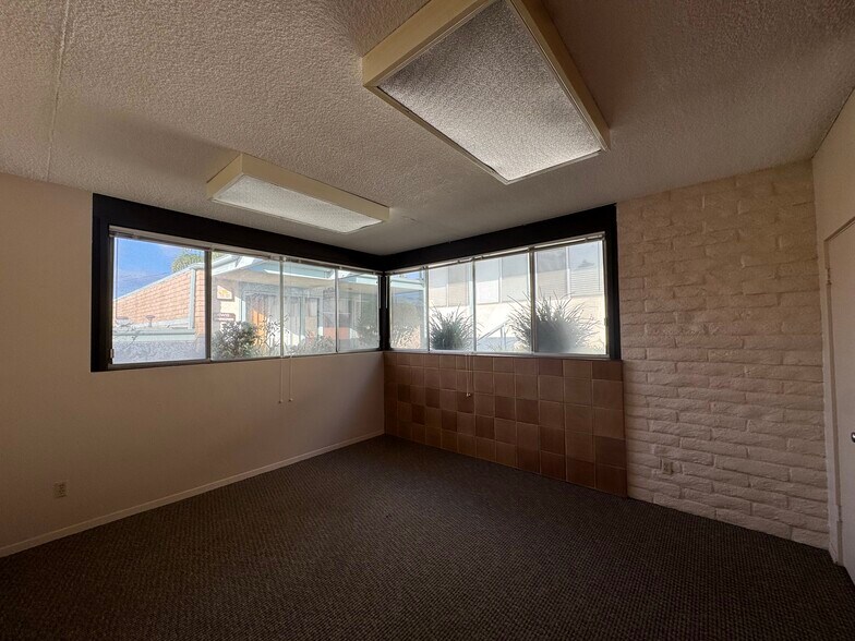 More Photos Of 1141-1151 E Main St, Ventura Office For Lease