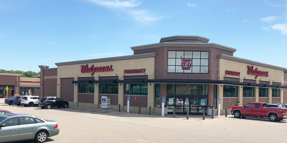 More Photos Of 750 Highway 110, Mendota Heights Storefront For Lease