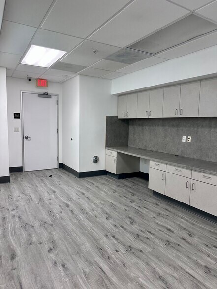 More Photos Of 8158 Beverly Blvd, Los Angeles Medical For Sale