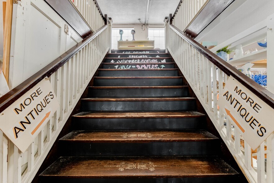 More Photos Of 114 S Woodland Blvd, Deland Storefront For Sale