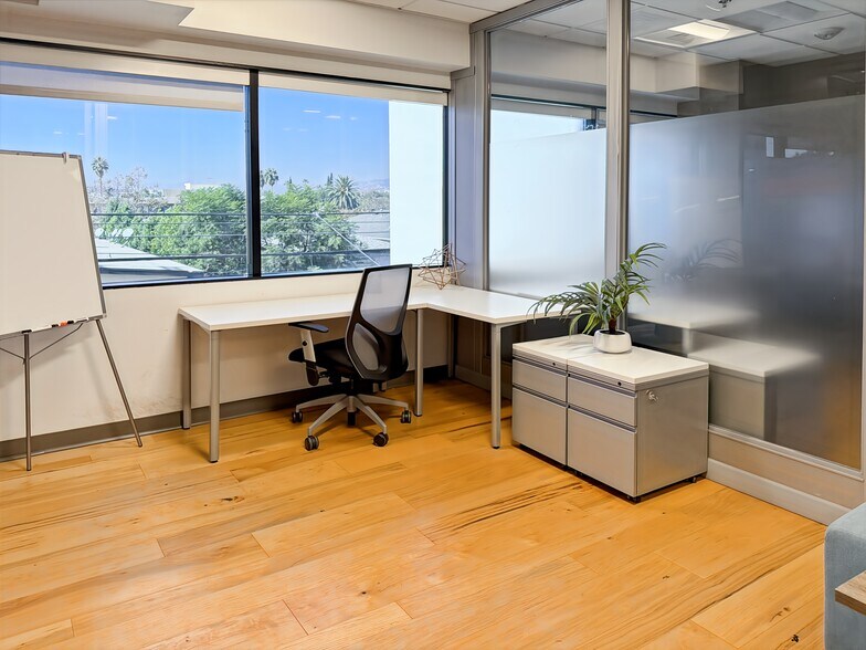 More Photos Of 145 S Fairfax Ave, Los Angeles Coworking Space