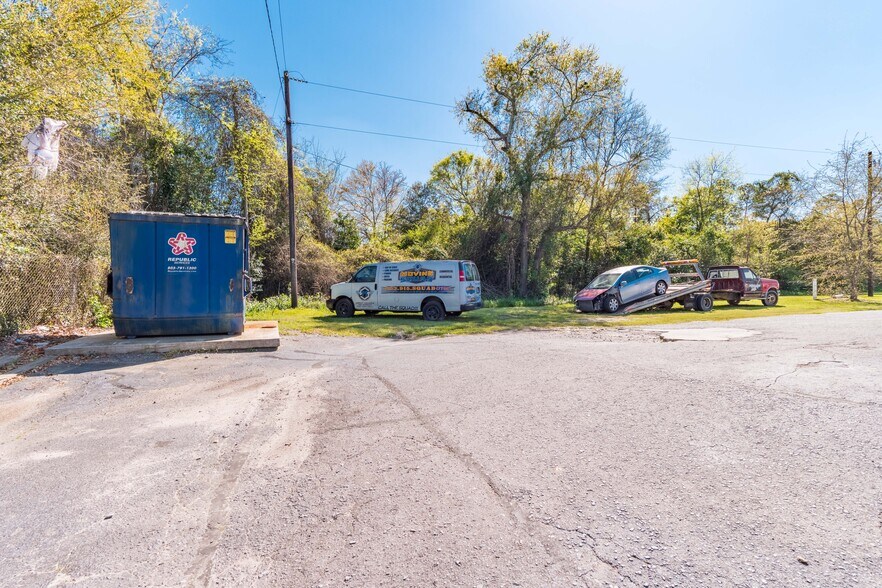 More Photos Of 4265 Augusta Rd, Lexington Office For Sale