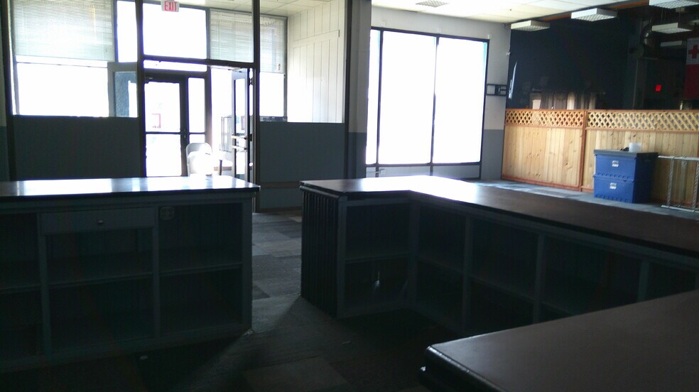 More Photos Of 634 5th Ave, Fairbanks General Retail For Lease