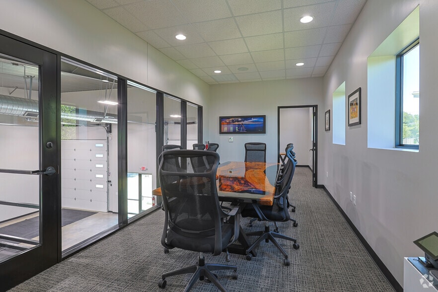 More Photos Of 704 Progress Dr, Killeen Light Distribution For Sale