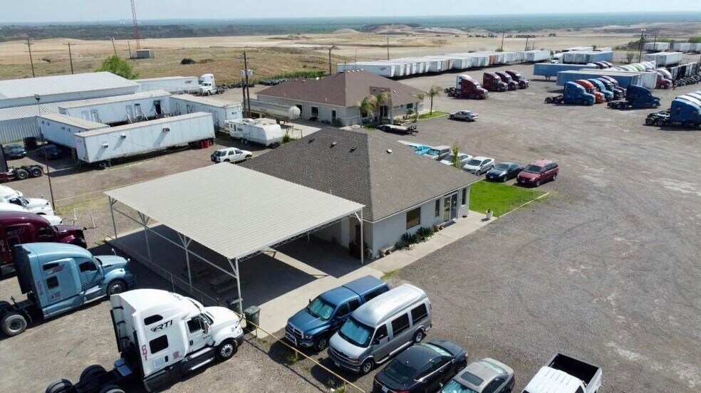 More Photos Of 20951 Mines Rd, Laredo Truck Terminal For Lease