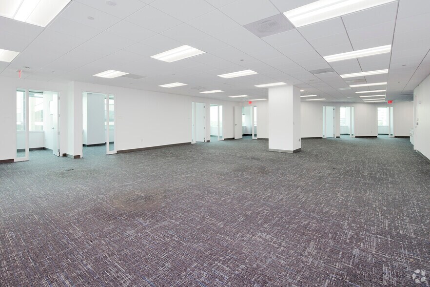More Photos Of 1934 Old Gallows Rd, Vienna Office For Lease