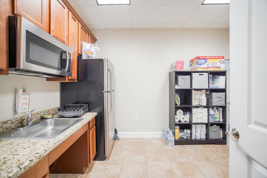 More Photos Of 16000 Park Ten Pl, Houston Office For Lease