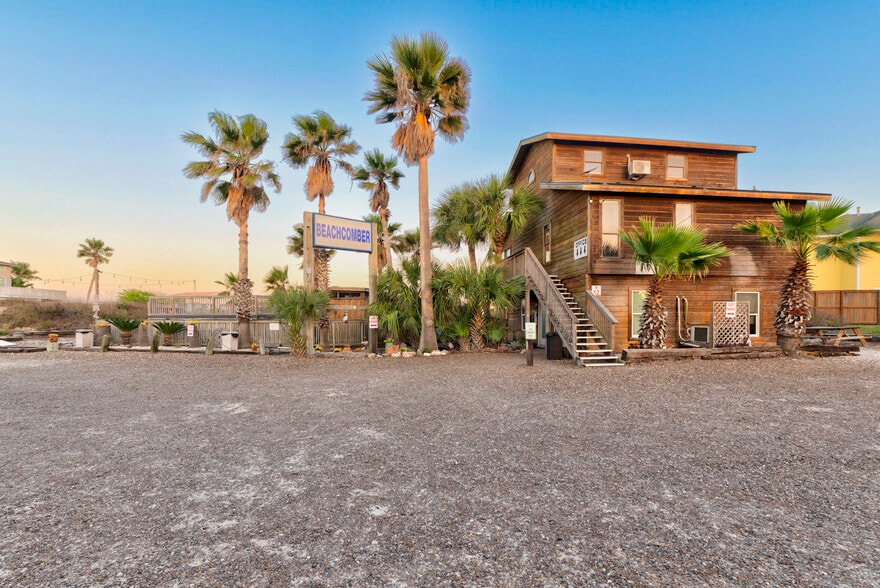More Photos Of 539 S 12th St, Port Aransas Hotel For Sale