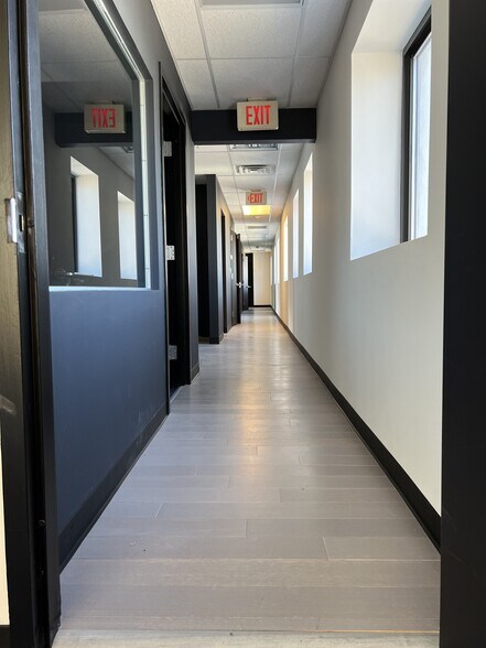 More Photos Of 183 Mineola Blvd, Mineola Office For Sale