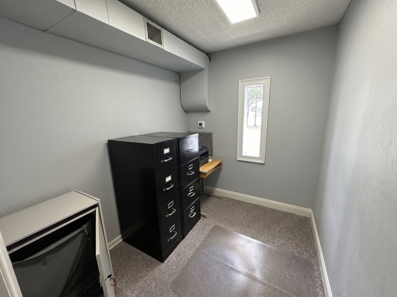 More Photos Of 6100 N Nebraska Ave, Tampa Office For Lease