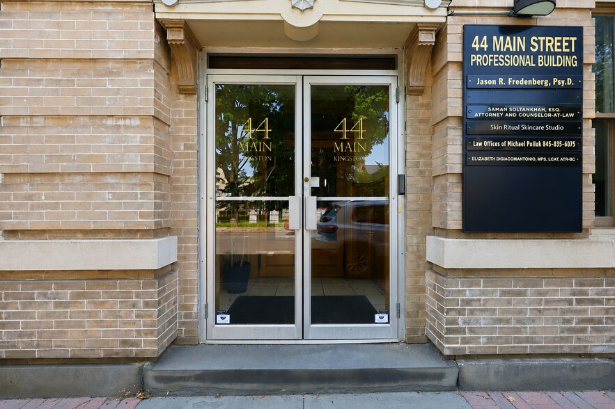 More Photos Of 44 Main St, Kingston Office For Lease