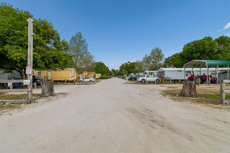 More Photos Of 610 Railroad St, Wimauma Land For Sale