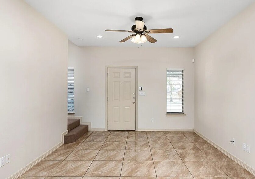 More Photos Of 1300 Hummingbird Ct, Pharr Apartments For Sale