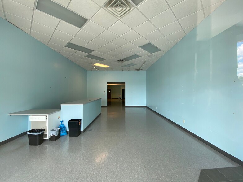 More Photos Of 2131-2229 S Neil St, Champaign Unknown For Lease
