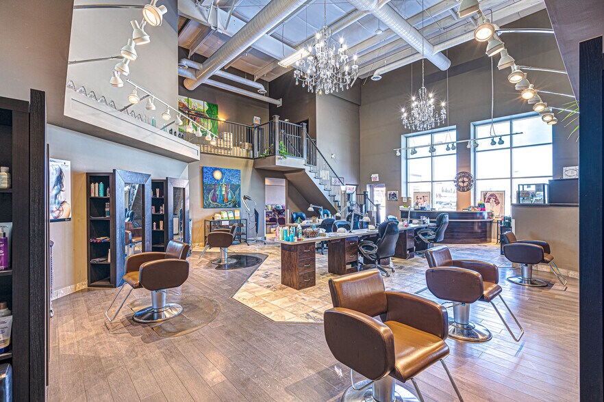 More Photos Of 2602 50 Av, Lloydminster Showroom For Sale